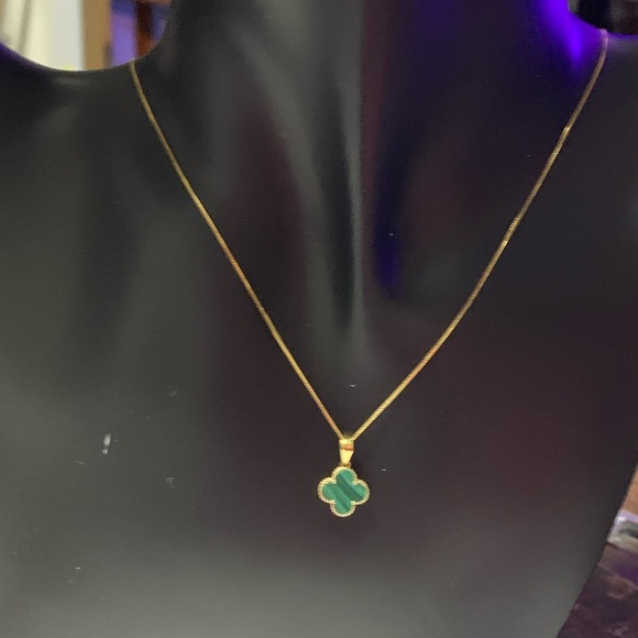 18k Solid Gold Clover 3-1 Set - Green - Picture 6 of 10